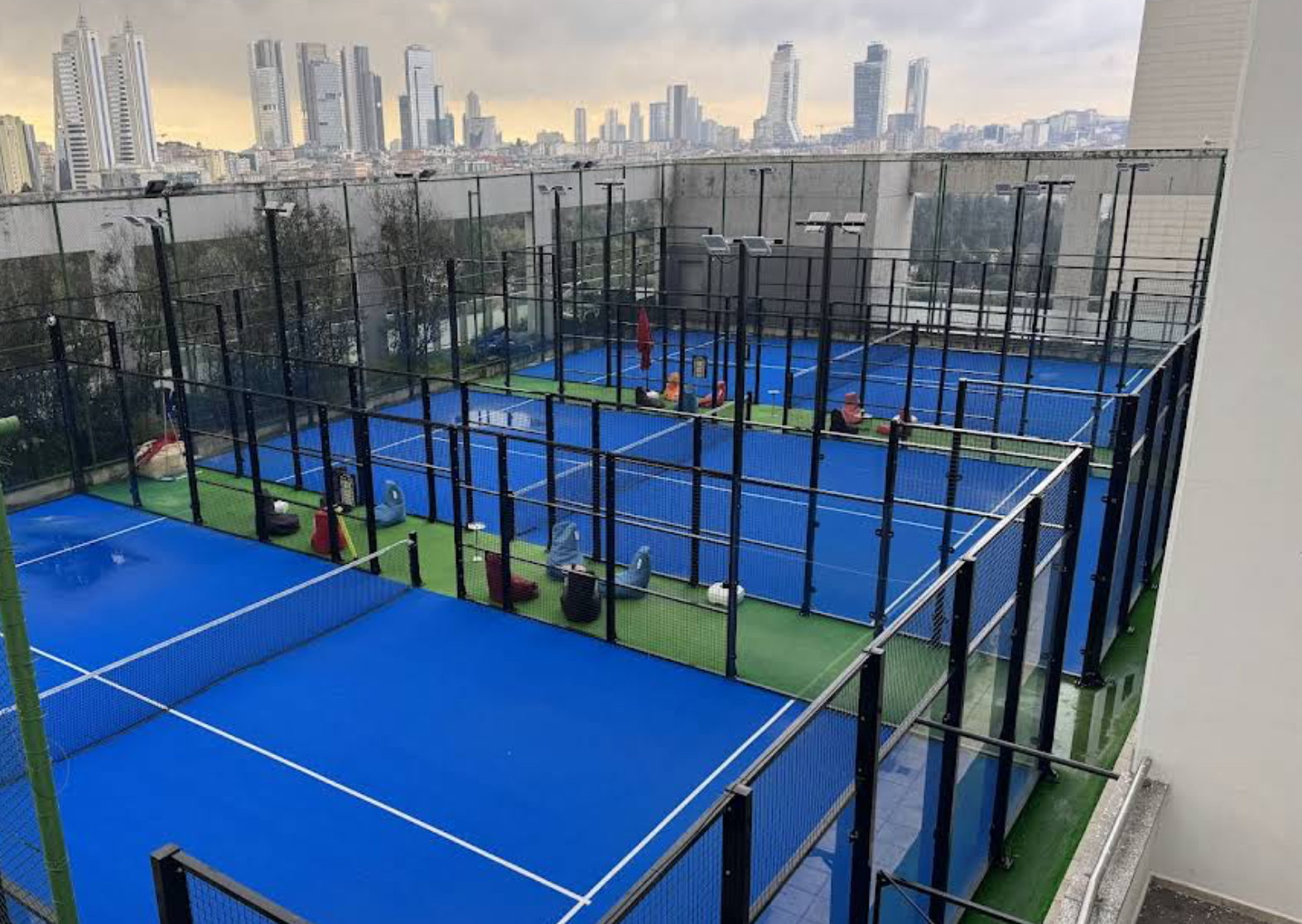 İSTANBUL’DA PADEL  NEREDE OYNANIR ? (2026 Güncel Liste)